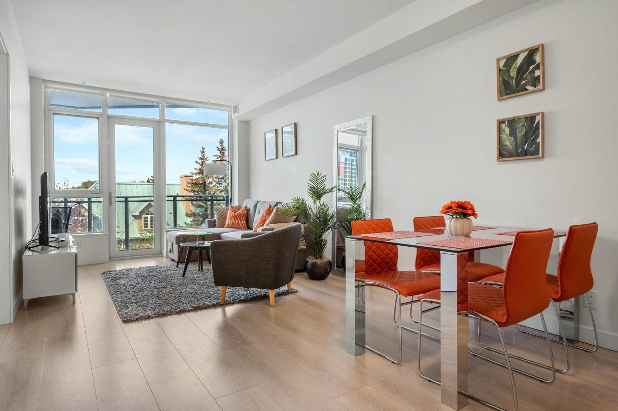 Guest Favorite Riverside Retreat- Walking Trails, Downtown Near Stampede! Free Banff Pass, Wine, Gym, Parking! YYC Exterior foto